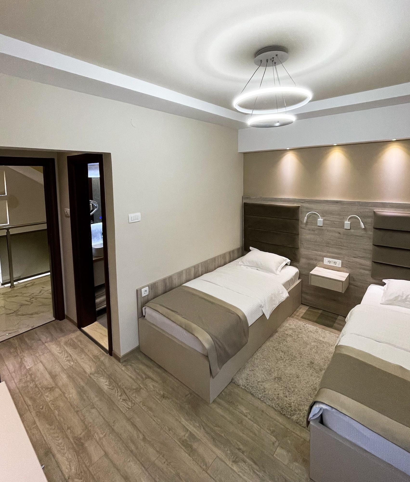 Hotel Holiday Podgorica Luaran gambar